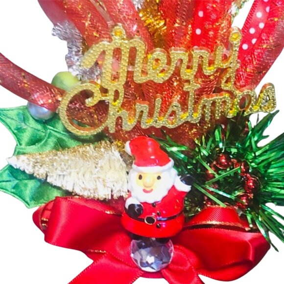 π
πΌ Santa Holiday Corsage - Picture 7 of 11